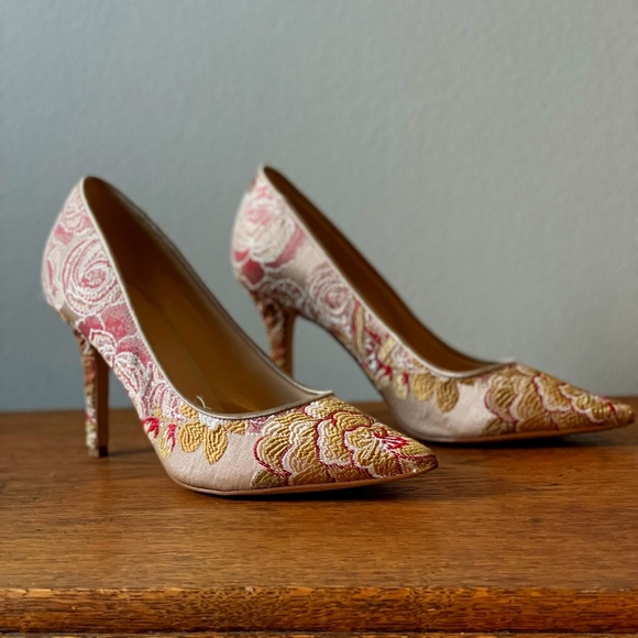 Nine West Gorgeous Embroidered High Heels - Picture 1 of 5